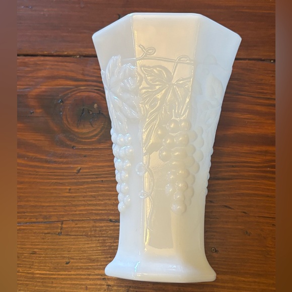 Vintage Milk Glass Vase Hexagon Bouquet Vase Embossed Grape & Vine Pattern - Picture 8 of 10